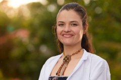 viviana-marin-medica-nutricionista-medellin-1-retrato-para-marca-personal-la-octa-foto-persuasion-hecha-fotografia